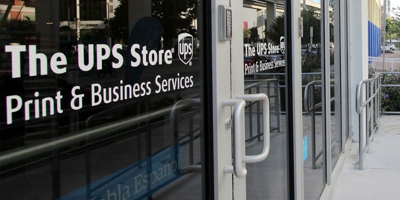 3 the ups store Sunny Isles Guide-min